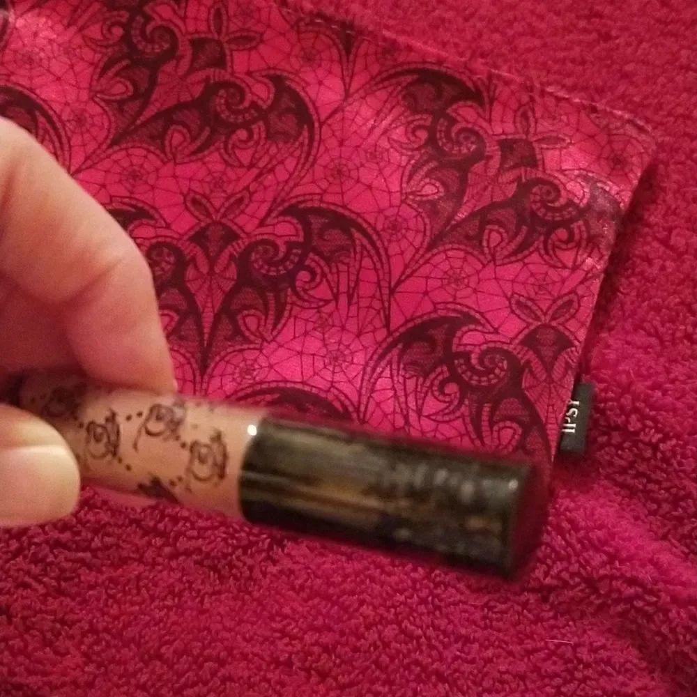 Cosmetics set with pouch - Picture 9 of 11